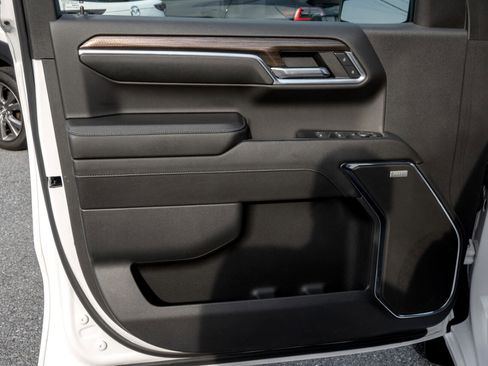 Used 2024 Chevrolet Silverado 1500 RST image 15