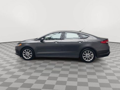 Used 2017 Ford Fusion SE w/ Fusion SE Technology Package FWD image 33