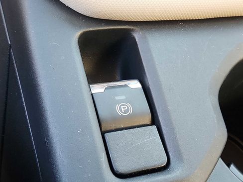 Certified 2025 Subaru Forester image 23