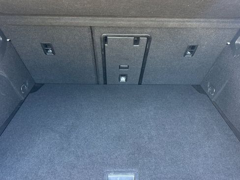Used 2012 Volkswagen Golf 2-Door FWD image 21
