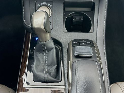 Used 2016 Lexus ES 350 w/ Luxury Package w/Wood Trim FWD image 25