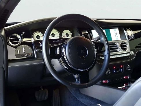 Used 2017 Rolls-Royce Wraith RWD image 13