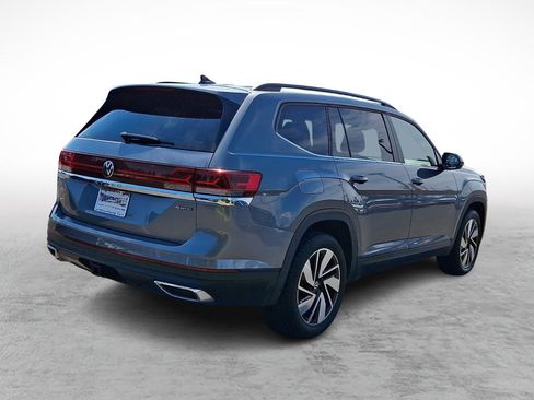 Used 2024 Volkswagen Atlas SE AWD/4WD image 5
