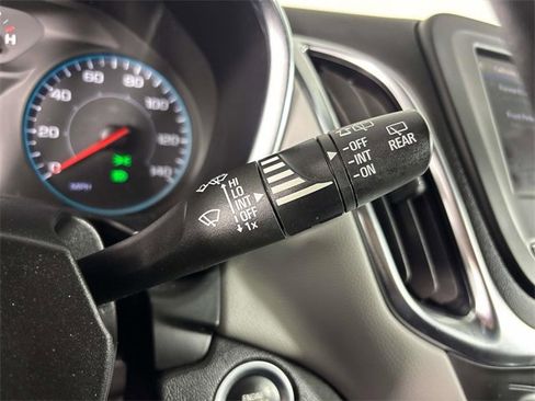 Used 2021 Chevrolet Equinox LS w/ LS Convenience Package image 25