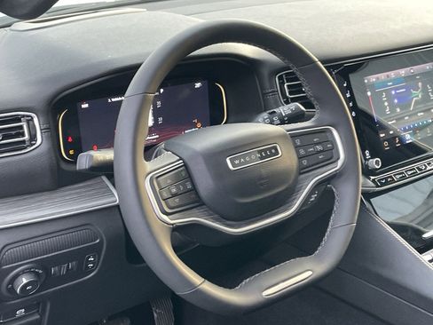 Used 2024 Jeep Wagoneer Series III w/ Premium Group I image 14
