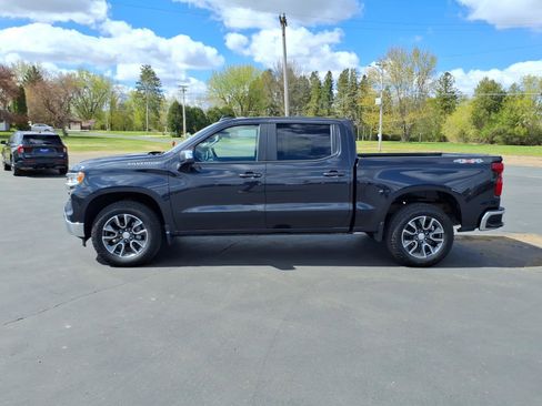 Used 2024 Chevrolet Silverado 1500 LT AWD/4WD image 2