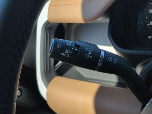 New 2026 Land Rover Defender 130 X-Dynamic SE image 30