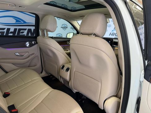 Used 2020 Mercedes-Benz GLC 300 4MATIC w/ Premium Package image 26