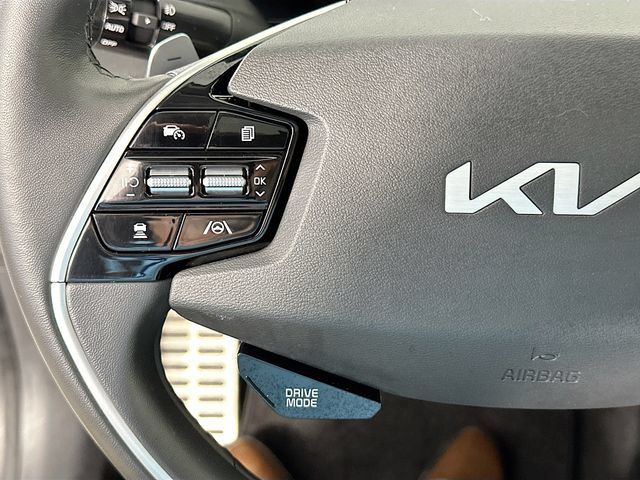Used 2023 Kia Niro EX Touring FWD image 23
