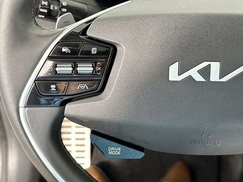 Used 2023 Kia Niro EX Touring FWD image 23