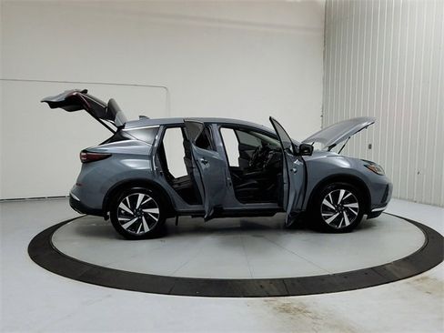 Used 2023 Nissan Murano SL w/ SL Moonroof Package image 16