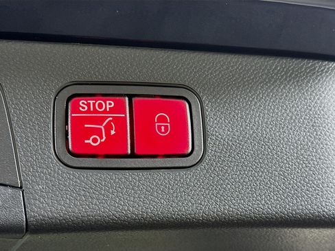 Used 2022 Mercedes-Benz GLC 300 4MATIC image 29