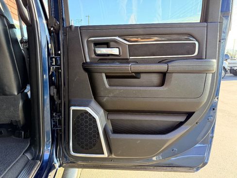 Used 2022 RAM 2500 Laramie w/ Night Edition image 32