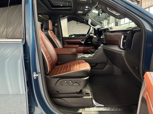 Used 2025 GMC Sierra 2500 Denali Ultimate w/ Max Trailering Package AWD/4WD image 12