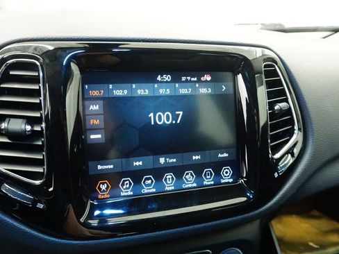 Used 2019 Jeep Compass Limited image 34