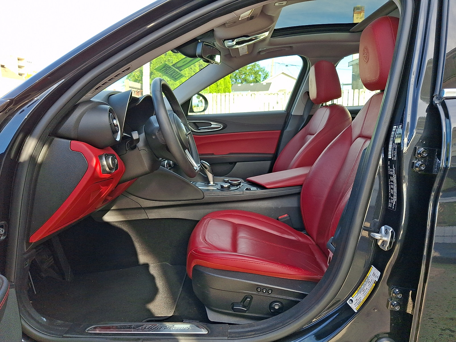 Used 2018 Alfa Romeo Giulia AWD image 13