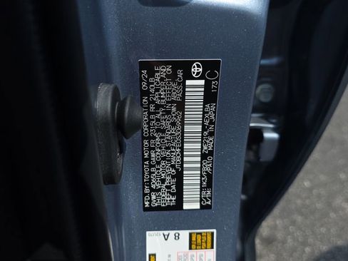 Used 2025 Toyota Corolla LE image 29