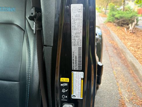 Used 2022 Jeep Wrangler Unlimited Rubicon 4xe w/ Cold Weather Group image 31