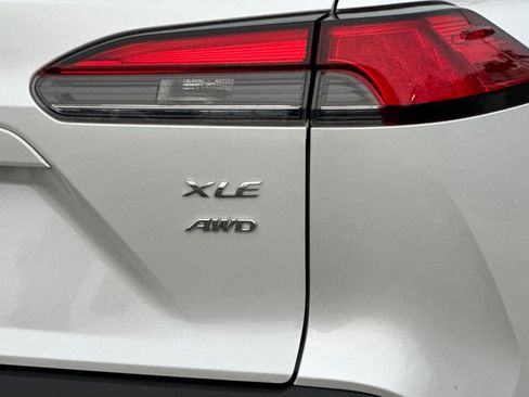 Used 2023 Toyota Corolla Cross XLE image 26