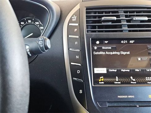 Used 2019 Lincoln MKC Premiere image 11