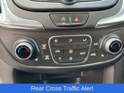 Used 2022 Chevrolet Equinox LT image 14