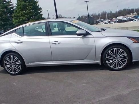 Used 2023 Nissan Altima 2.5 SL AWD/4WD image 4