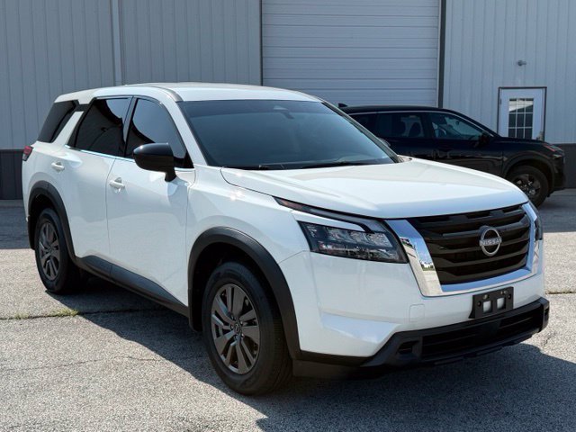 Certified 2025 Nissan Pathfinder S AWD/4WD image 9