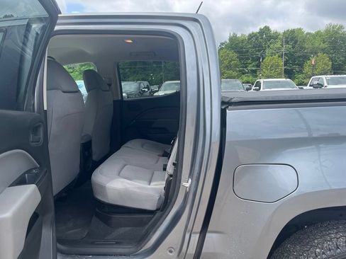 Used 2022 Chevrolet Colorado W/T AWD/4WD image 27