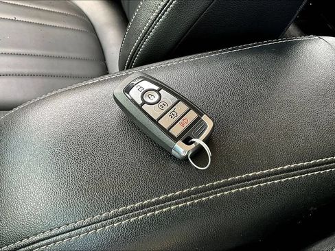 Used 2025 Ford Escape SE w/ PHEV Premium Package FWD image 34