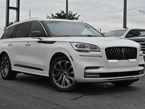 Used 2021 Lincoln Aviator Grand Touring w/ Equipment Group 302A AWD/4WD image 2