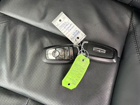 Used 2023 Lincoln Corsair Reserve image 34