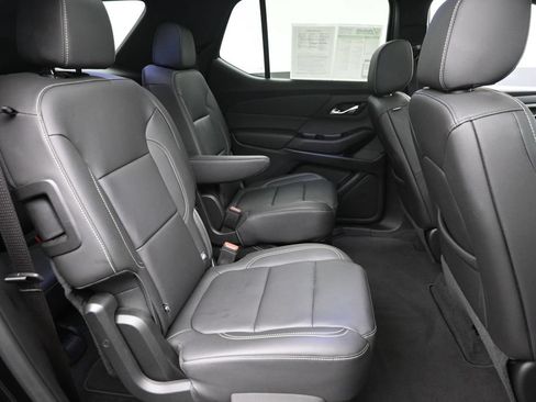 Used 2023 Chevrolet Traverse LT w/ LT Premium Package AWD/4WD image 10