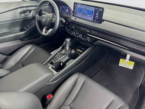 Certified 2025 Honda Accord Touring image 36