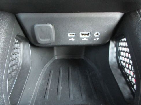 Used 2023 Chevrolet TrailBlazer RS w/ Convenience Package image 29