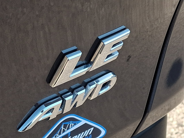 Used 2023 Toyota RAV4 LE AWD/4WD image 30