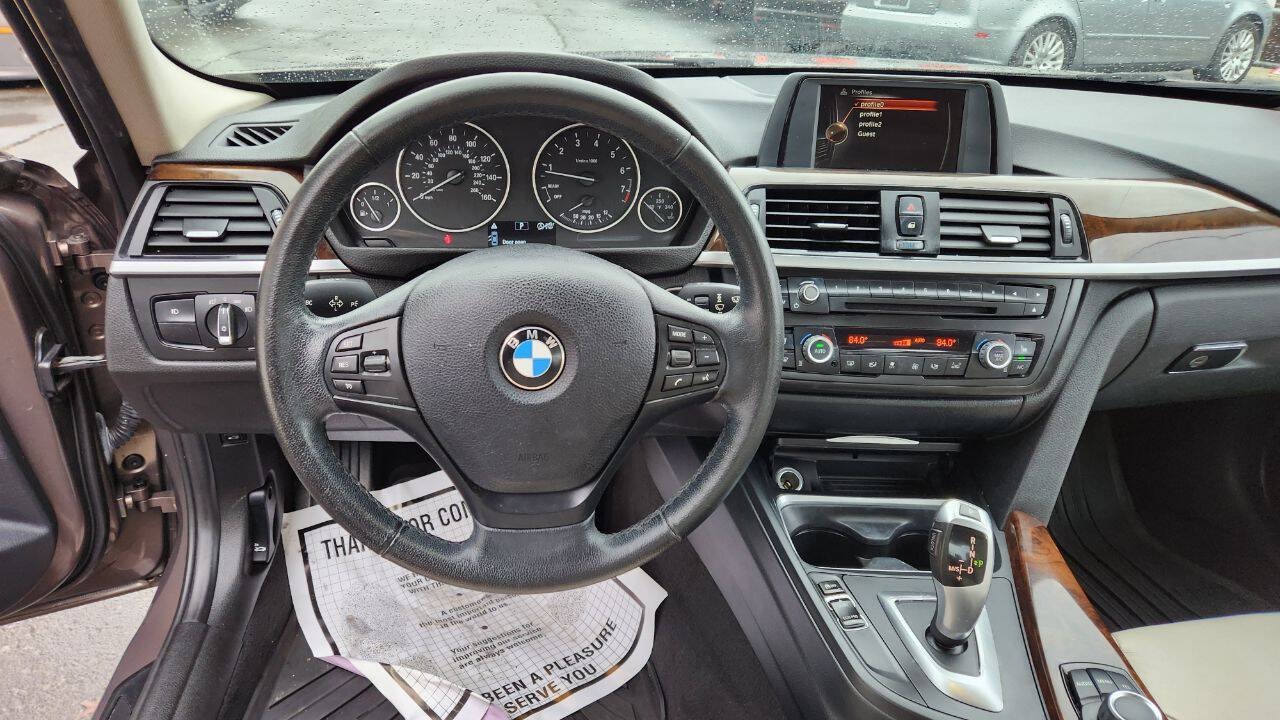 Used 2015 BMW 320i xDrive Sedan AWD/4WD image 11