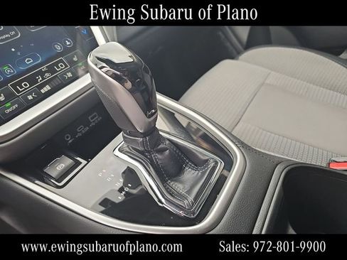 Used 2025 Subaru Outback Premium AWD/4WD image 23