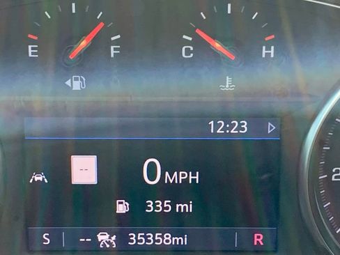 Used 2024 GMC Terrain SLE w/ Driver Convenience Package image 8