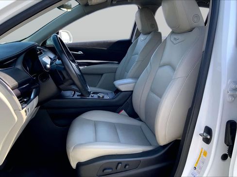 Used 2019 Cadillac XT4 Luxury FWD image 14