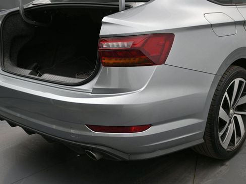Used 2019 Volkswagen Jetta GLI image 12