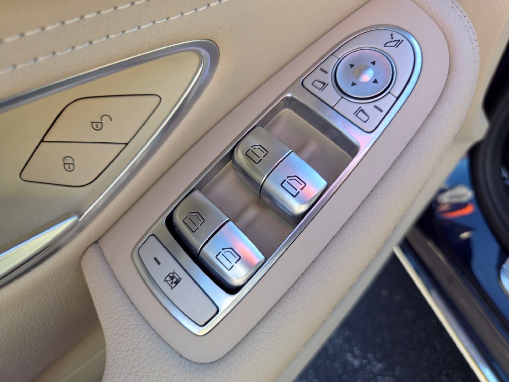 Used 2015 Mercedes-Benz C 300 4MATIC Sedan image 31