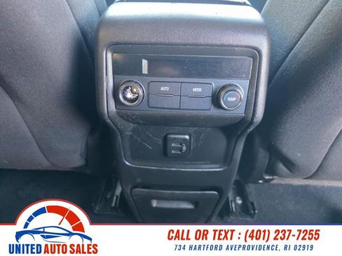 Used 2017 GMC Acadia SLE image 17