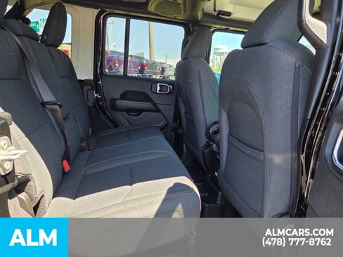 Used 2025 Jeep Wrangler Unlimited Sahara w/ Safety Group AWD/4WD image 18