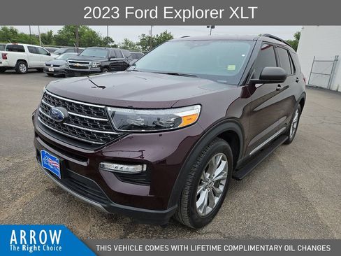 Used 2023 Ford Explorer XLT w/ Equipment Group 202A RWD image 4