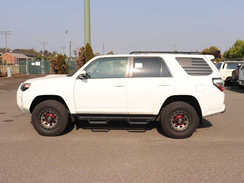 Used 2020 Toyota 4Runner TRD Off-Road Premium w/ Moonroof Package AWD/4WD image 8