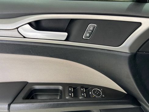 Used 2018 Ford Fusion S FWD image 20