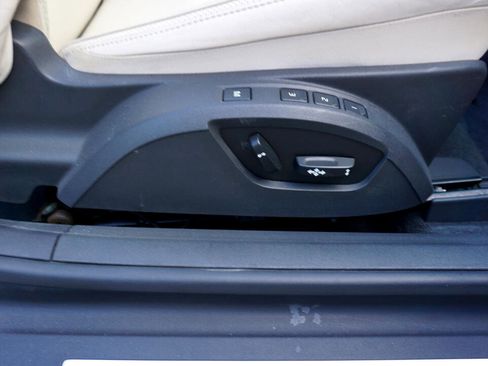 Used 2011 Volvo C70 T5 image 19