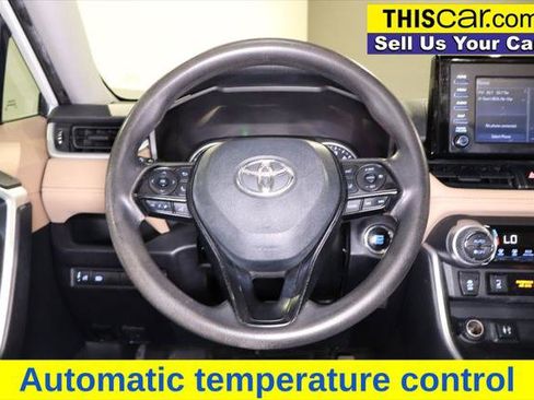 Used 2019 Toyota RAV4 XLE FWD image 15