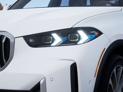 Used 2025 BMW X5 xDrive50e image 36