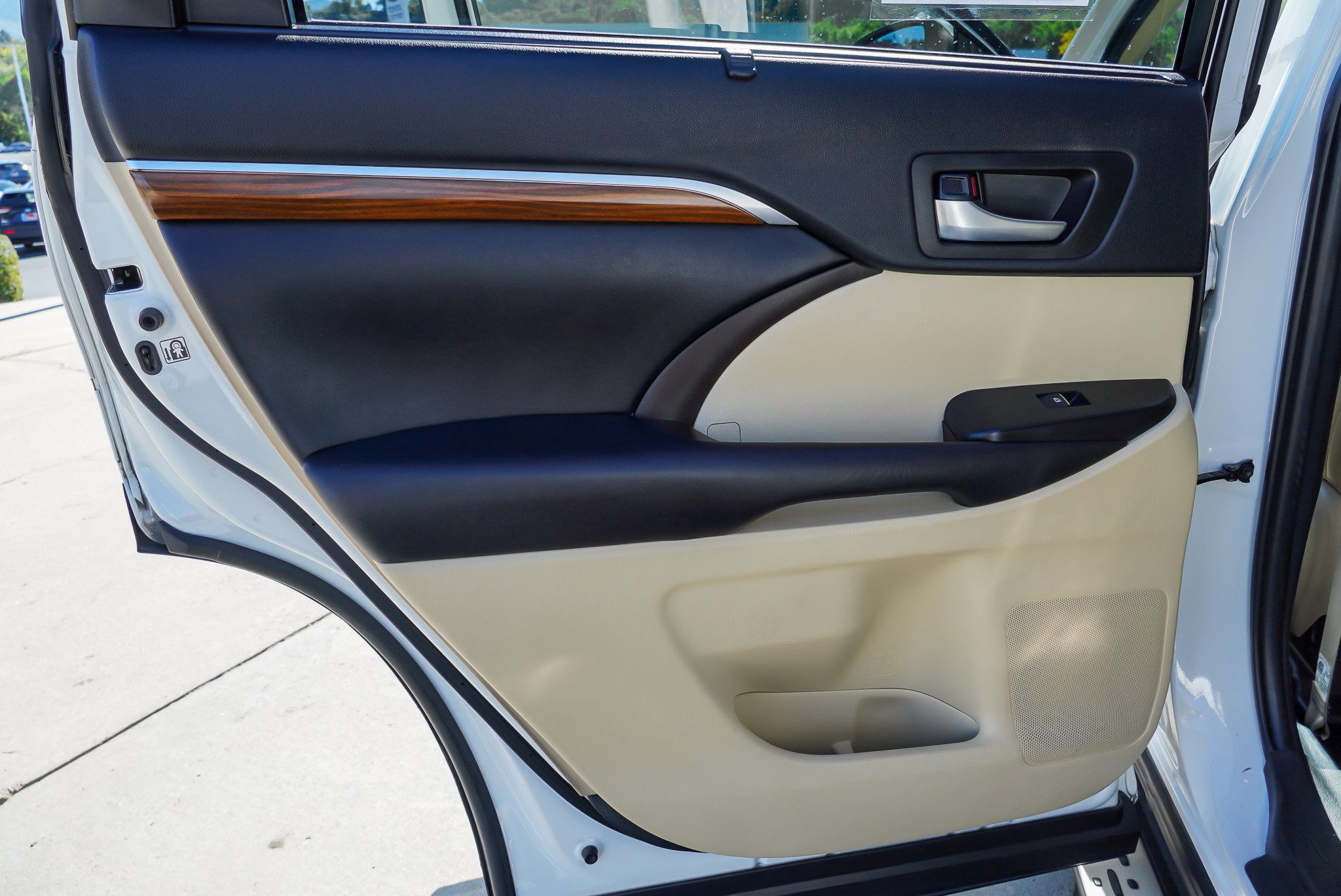 Used 2019 Toyota Highlander Limited AWD/4WD image 26